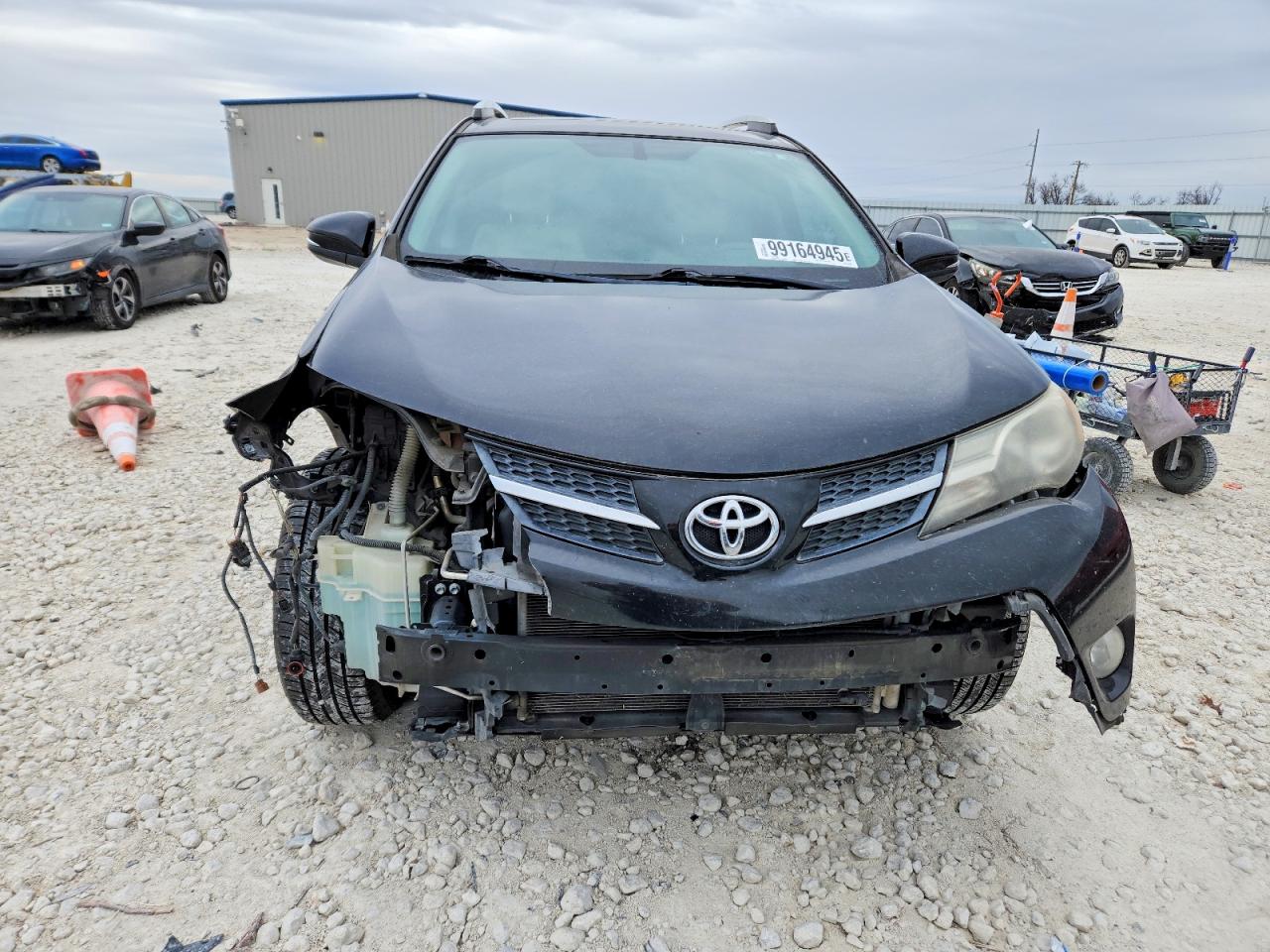 2014 TOYOTA RAV4 XLE photo 5