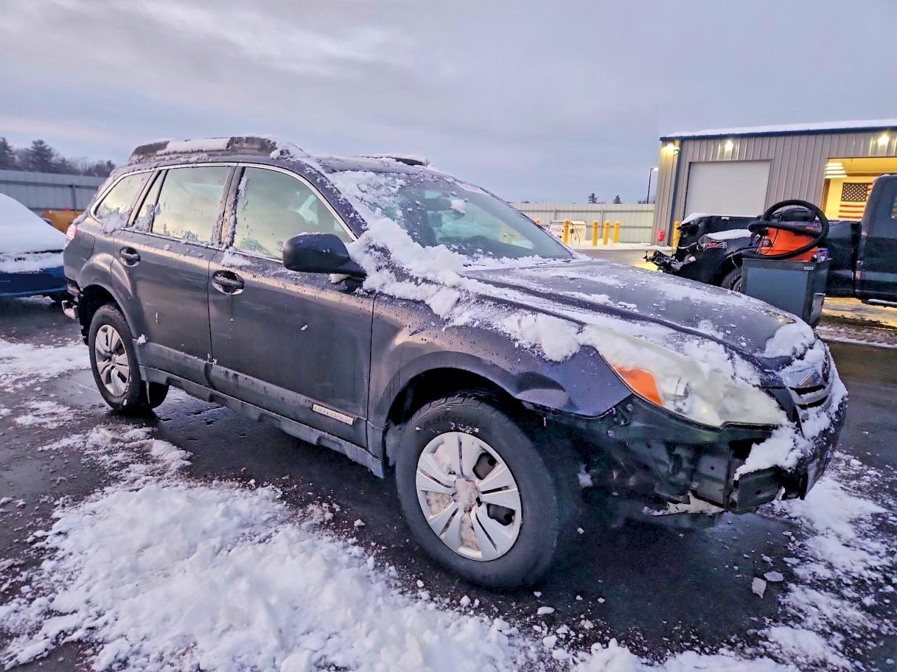 2010 SUBARU OUTBACK 2.5I photo 4
