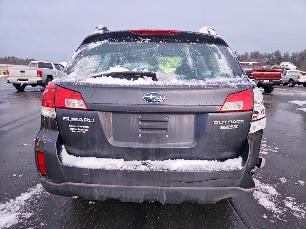 2010 SUBARU OUTBACK 2.5I photo 6