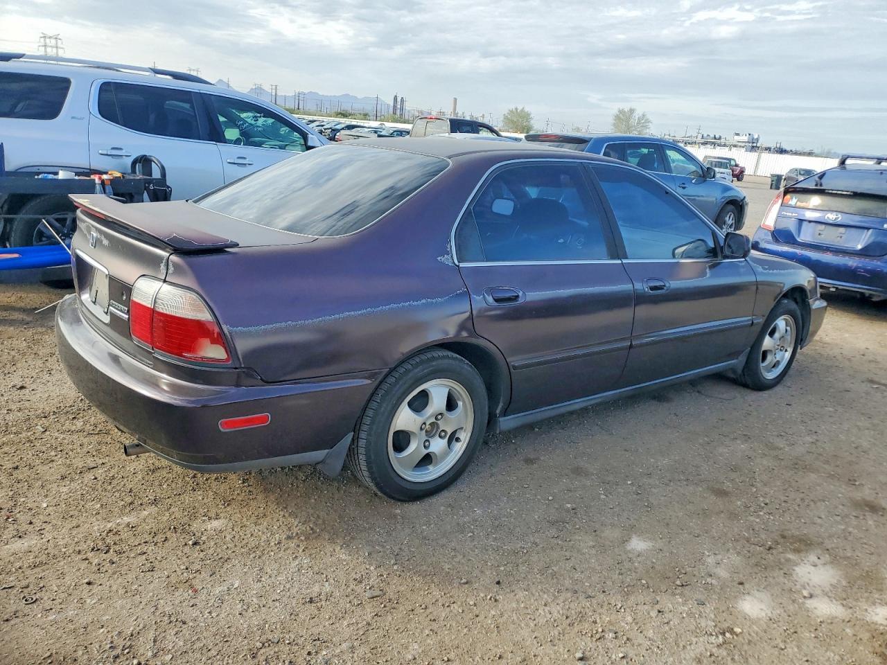 1997 HONDA ACCORD SE photo 3