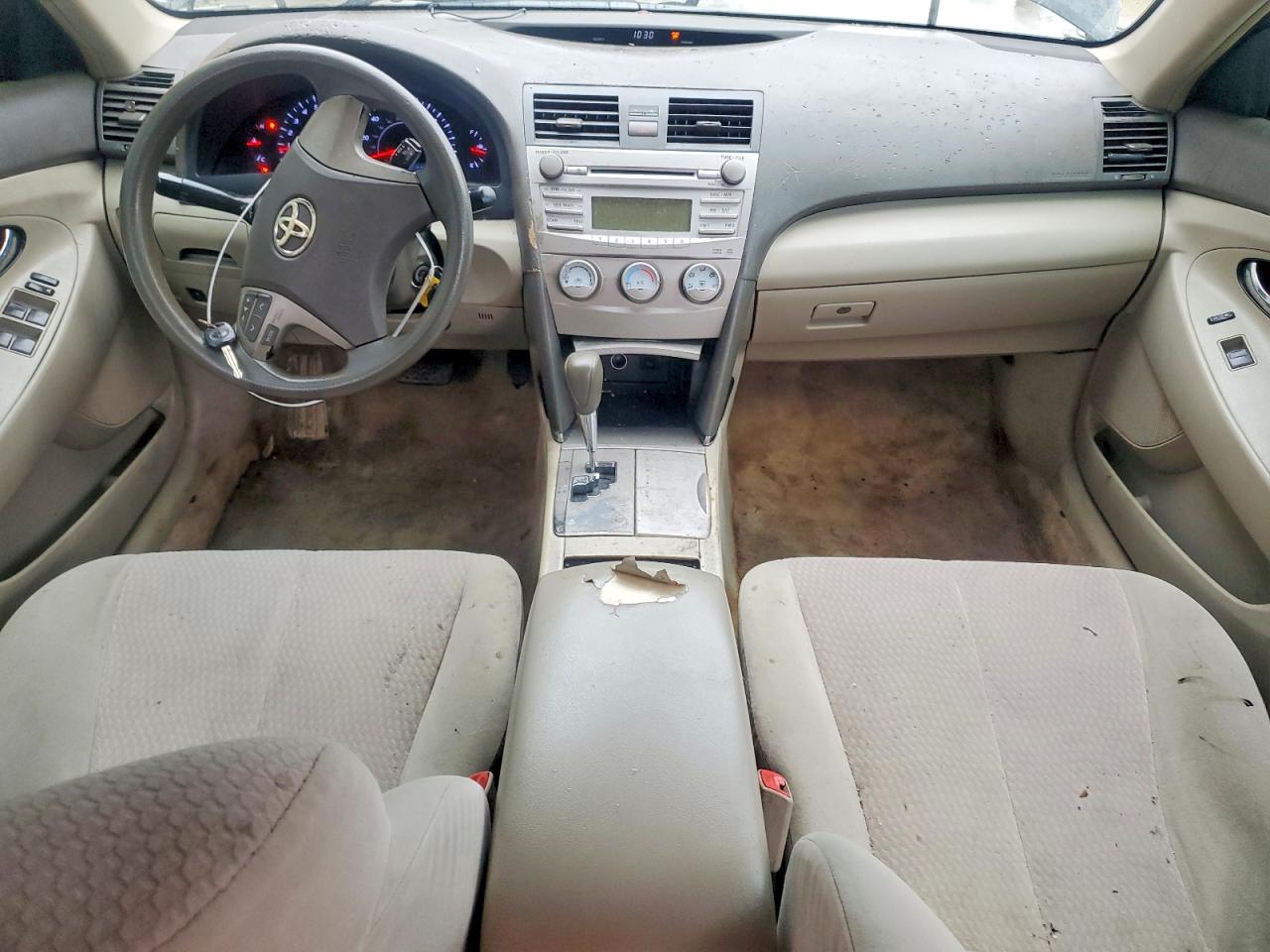 2010 TOYOTA CAMRY BASE photo 15