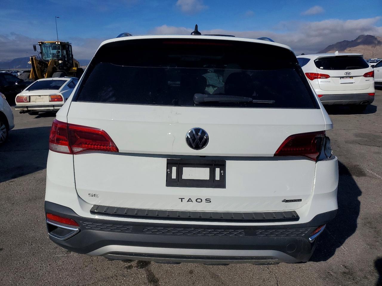 2024 VOLKSWAGEN TAOS SE photo 6