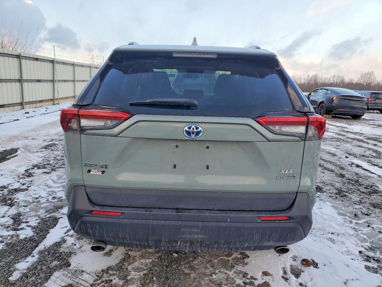 2019 TOYOTA RAV4 XLE photo 6