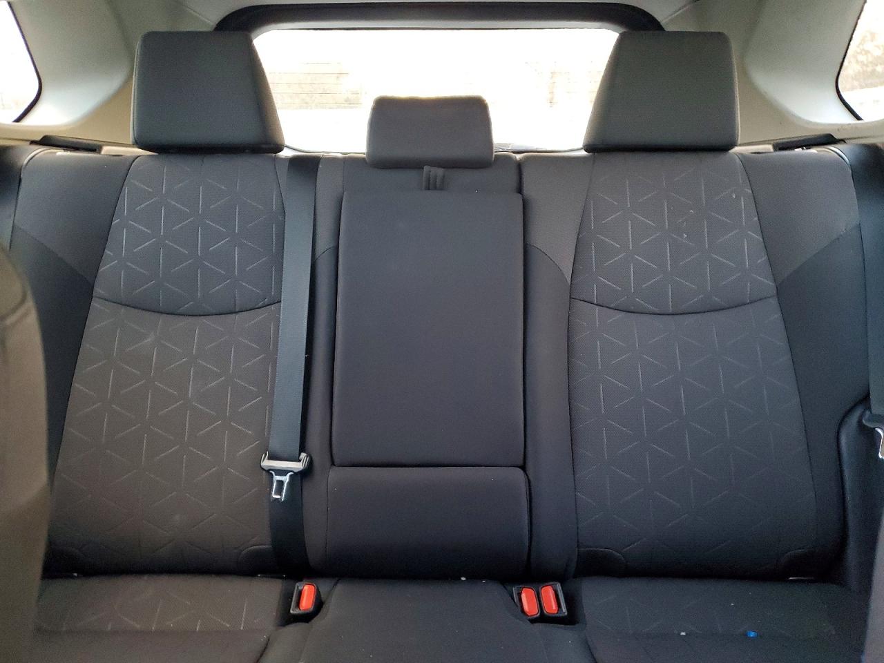 2019 TOYOTA RAV4 XLE photo 10
