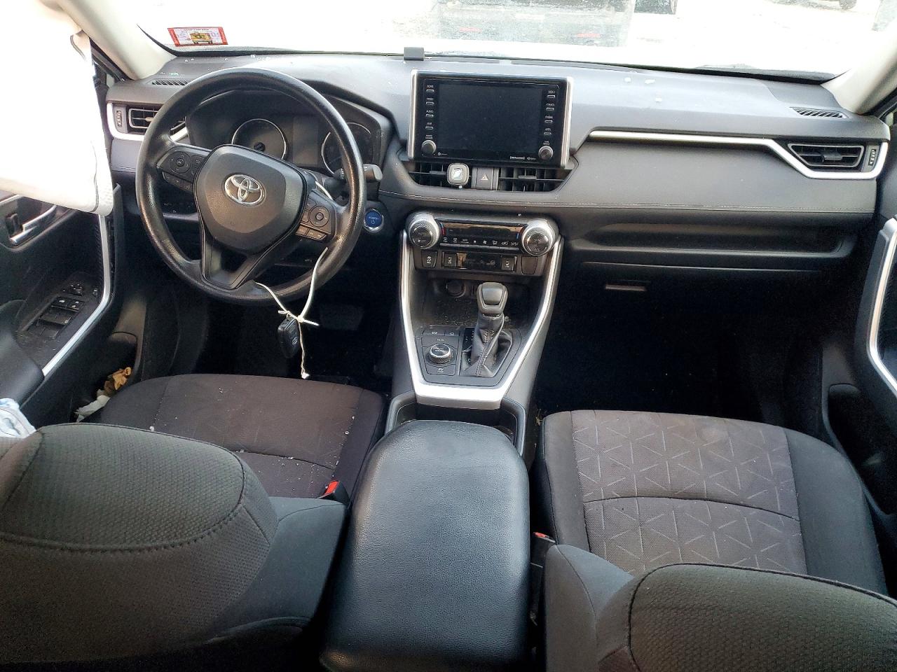 2019 TOYOTA RAV4 XLE photo 8