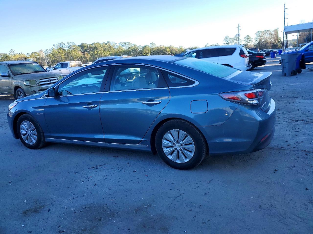 2016 HYUNDAI SONATA HYBRID photo 2