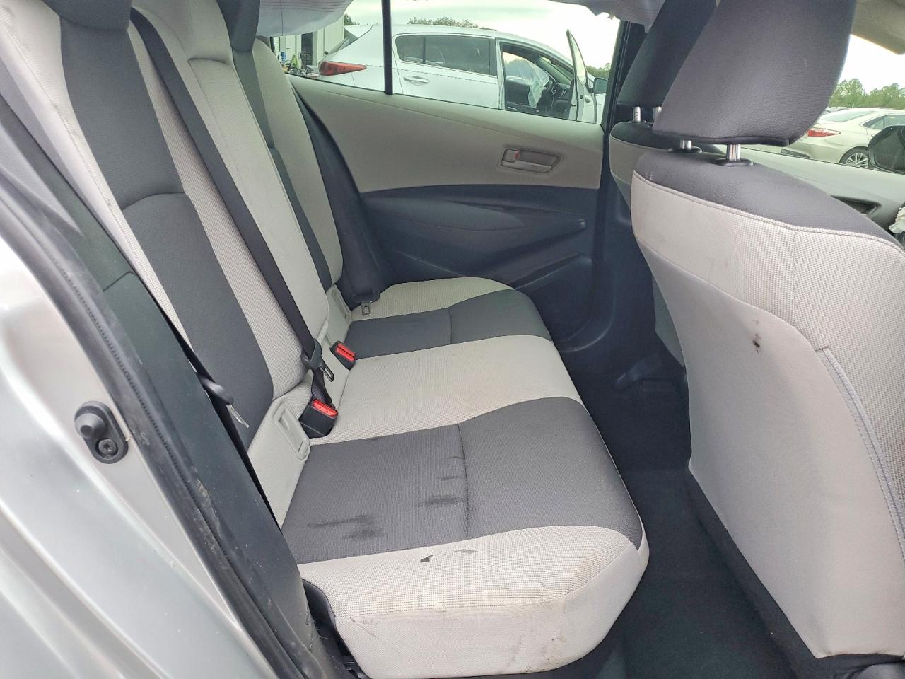 2025 TOYOTA COROLLA LE photo 19
