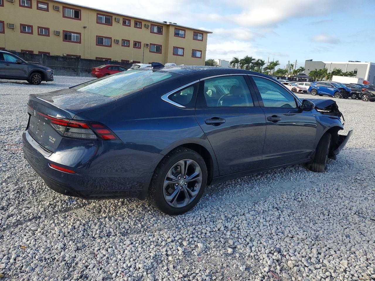 2024 HONDA ACCORD HYBRID EXL photo 5
