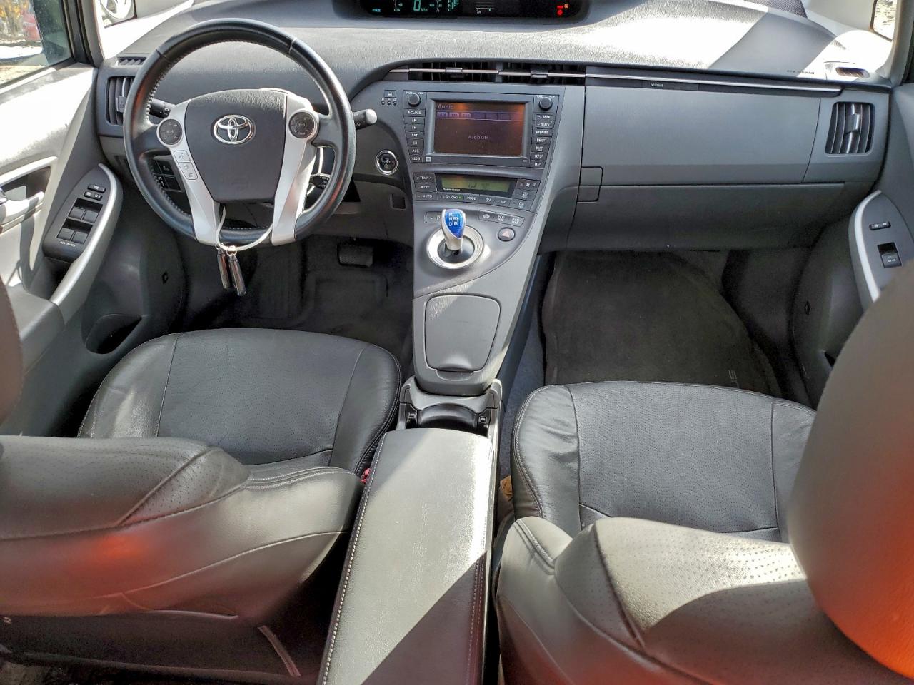 2010 TOYOTA PRIUS photo 8