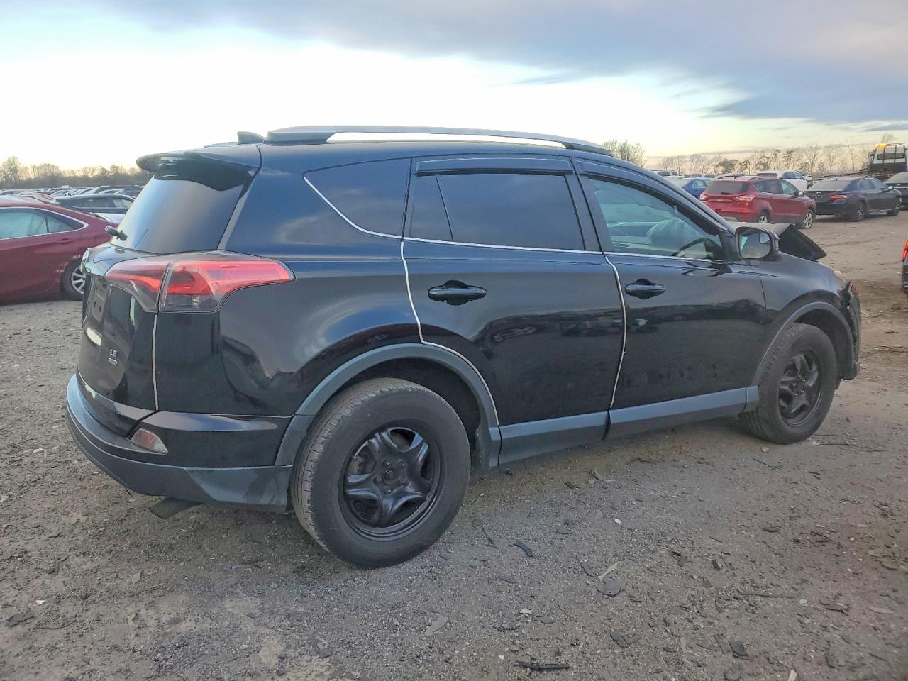 2016 TOYOTA RAV4 LE photo 3