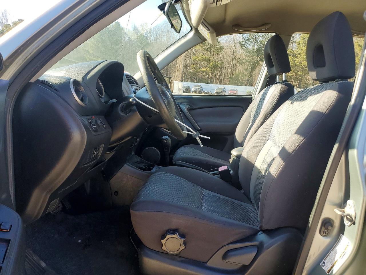 2004 TOYOTA RAV4 photo 7