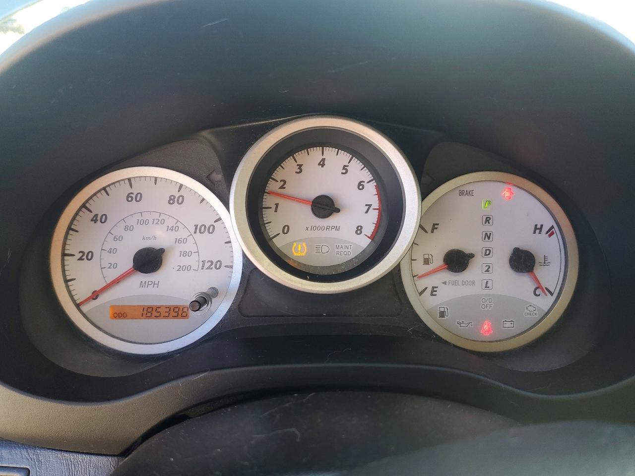 2004 TOYOTA RAV4 photo 9