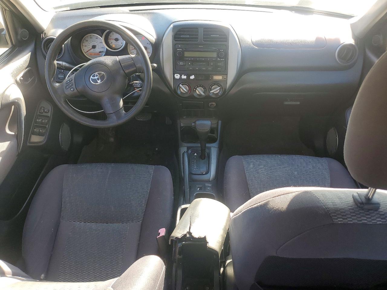 2004 TOYOTA RAV4 photo 8