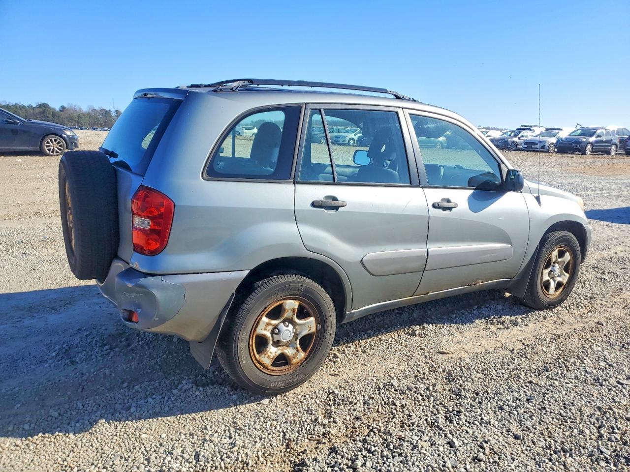 2004 TOYOTA RAV4 photo 3