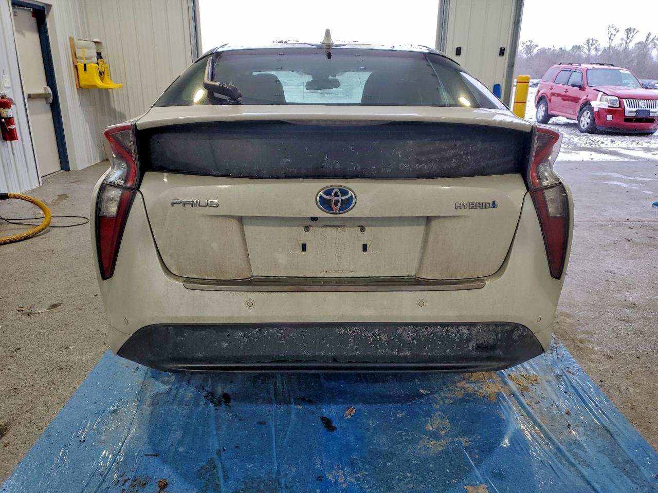 2018 TOYOTA PRIUS photo 6