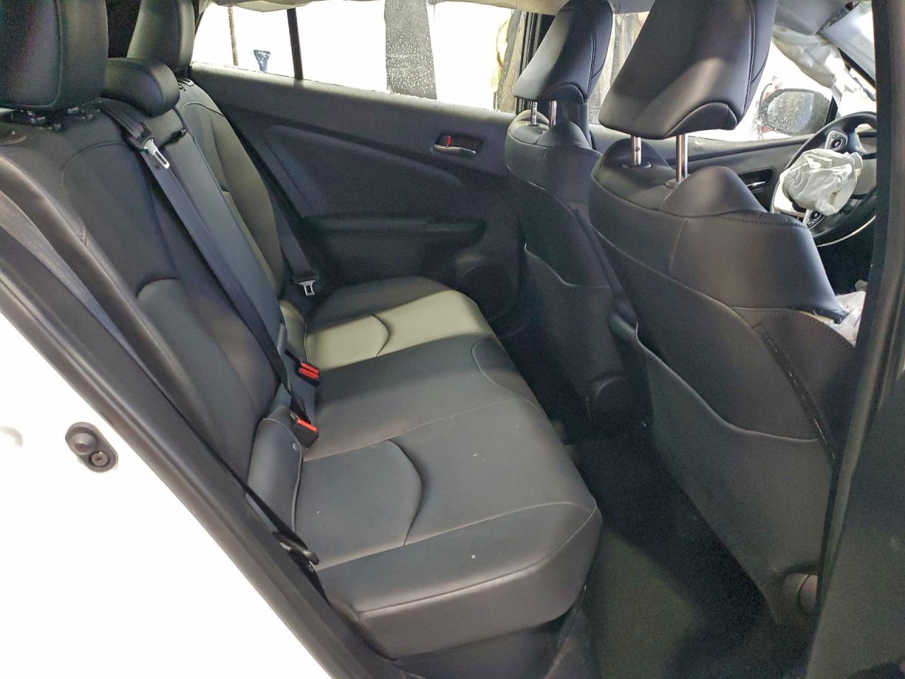 2018 TOYOTA PRIUS photo 10