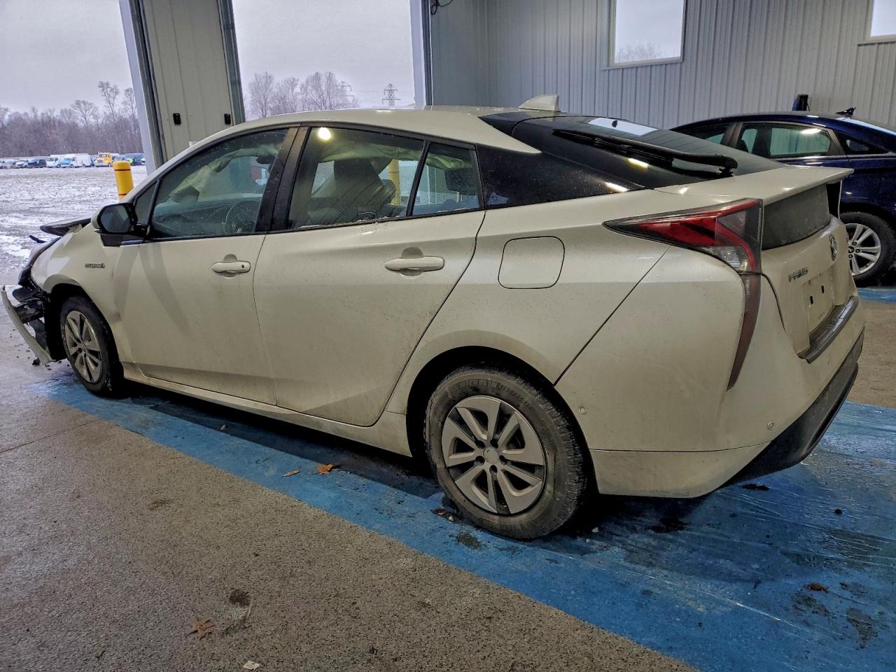 2018 TOYOTA PRIUS photo 2