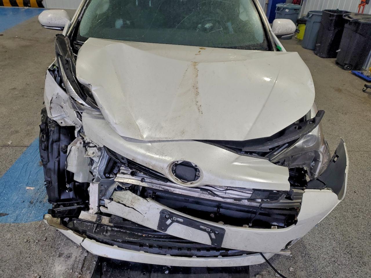 2018 TOYOTA PRIUS photo 11
