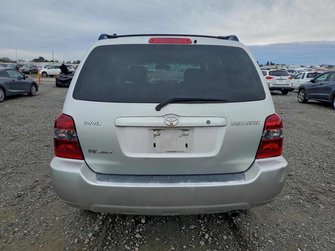 2004 TOYOTA HIGHLANDER photo 6