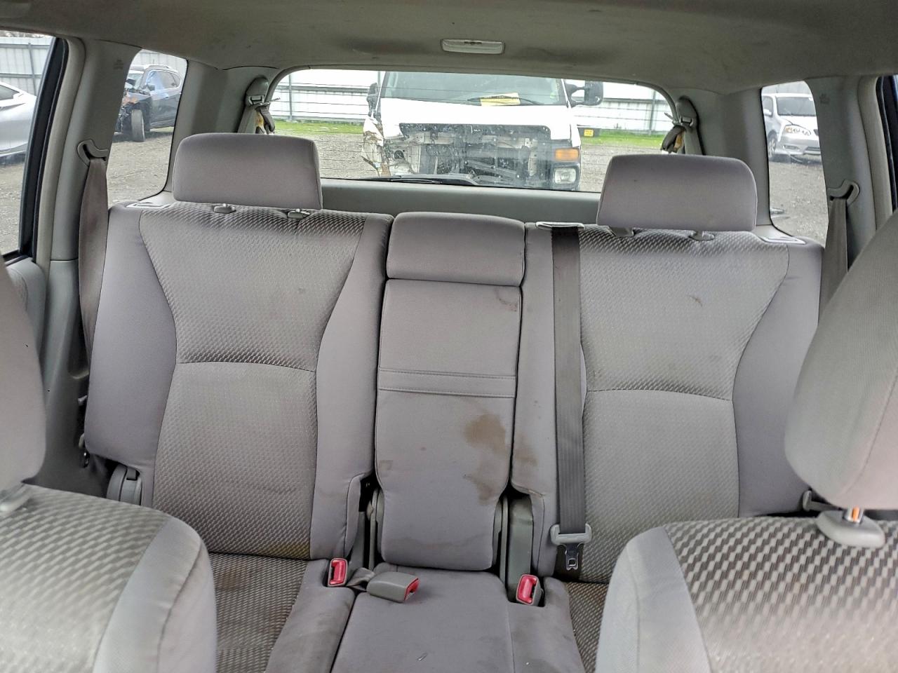 2004 TOYOTA HIGHLANDER photo 10