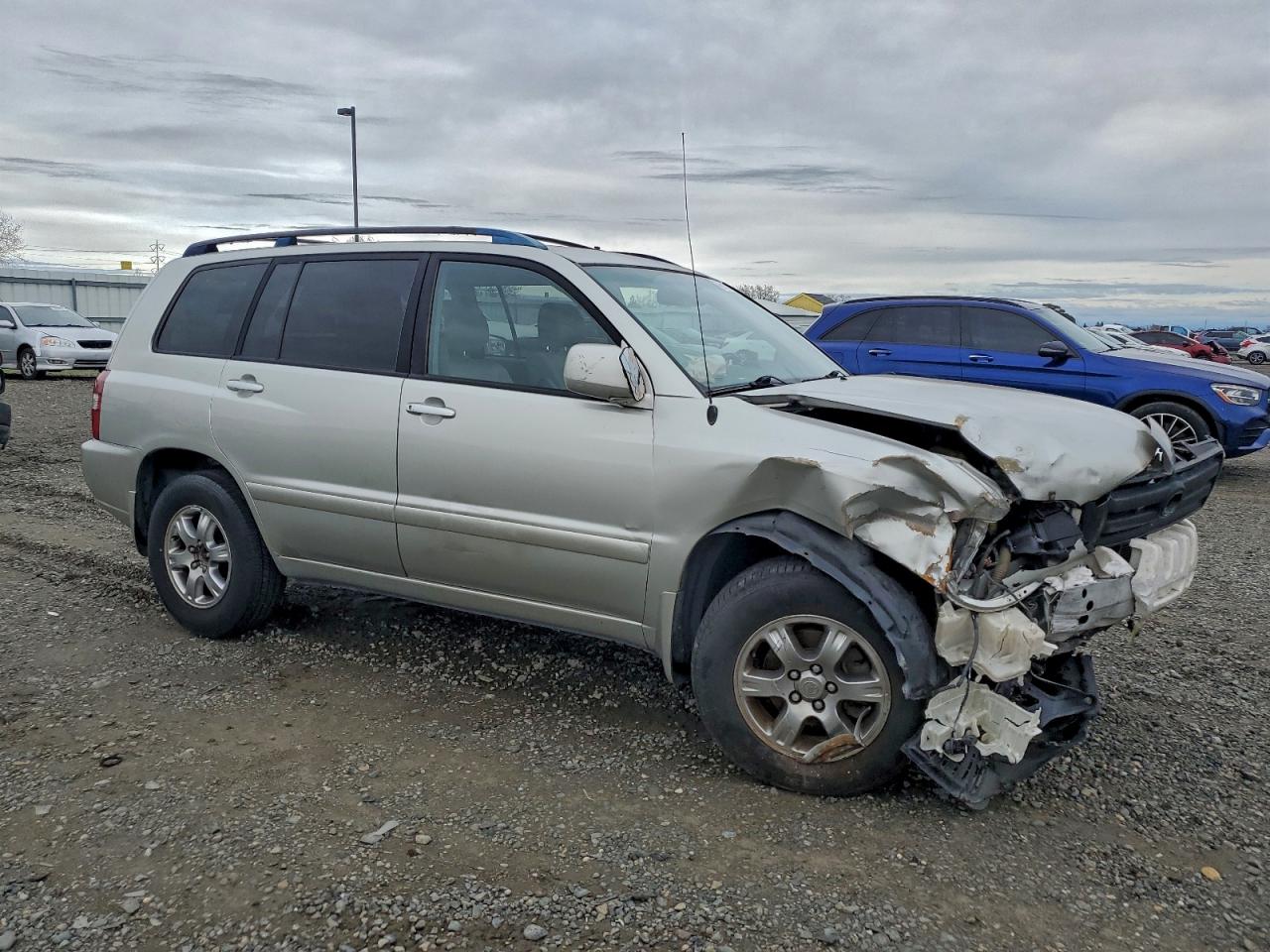 2004 TOYOTA HIGHLANDER photo 4