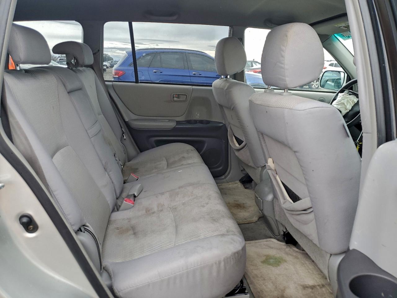 2004 TOYOTA HIGHLANDER photo 11