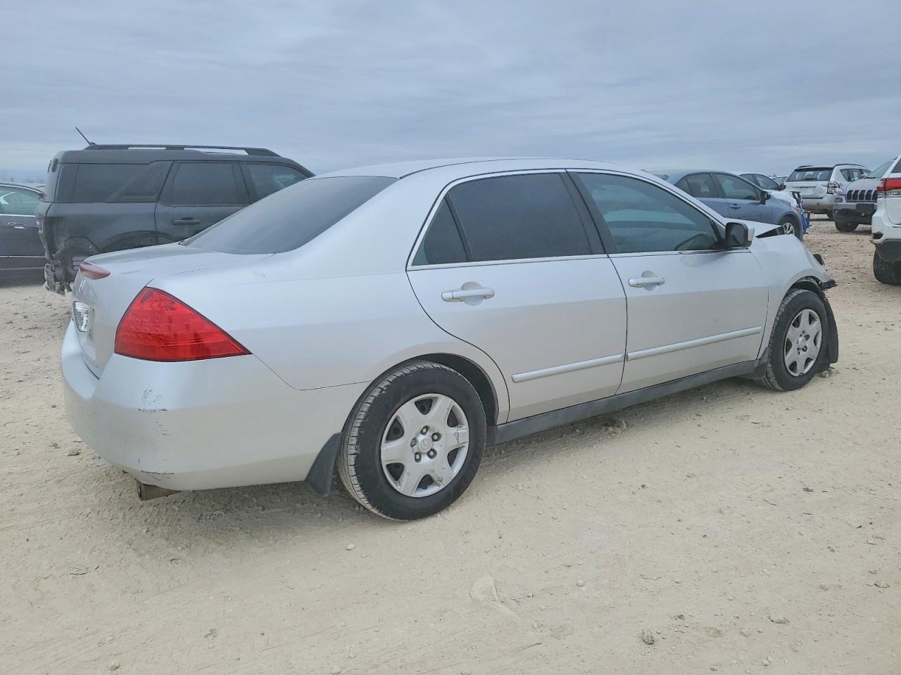 2006 HONDA ACCORD LX photo 3