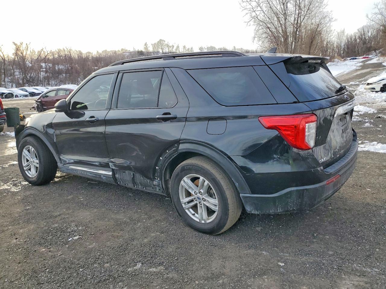2021 FORD EXPLORER XLT photo 2
