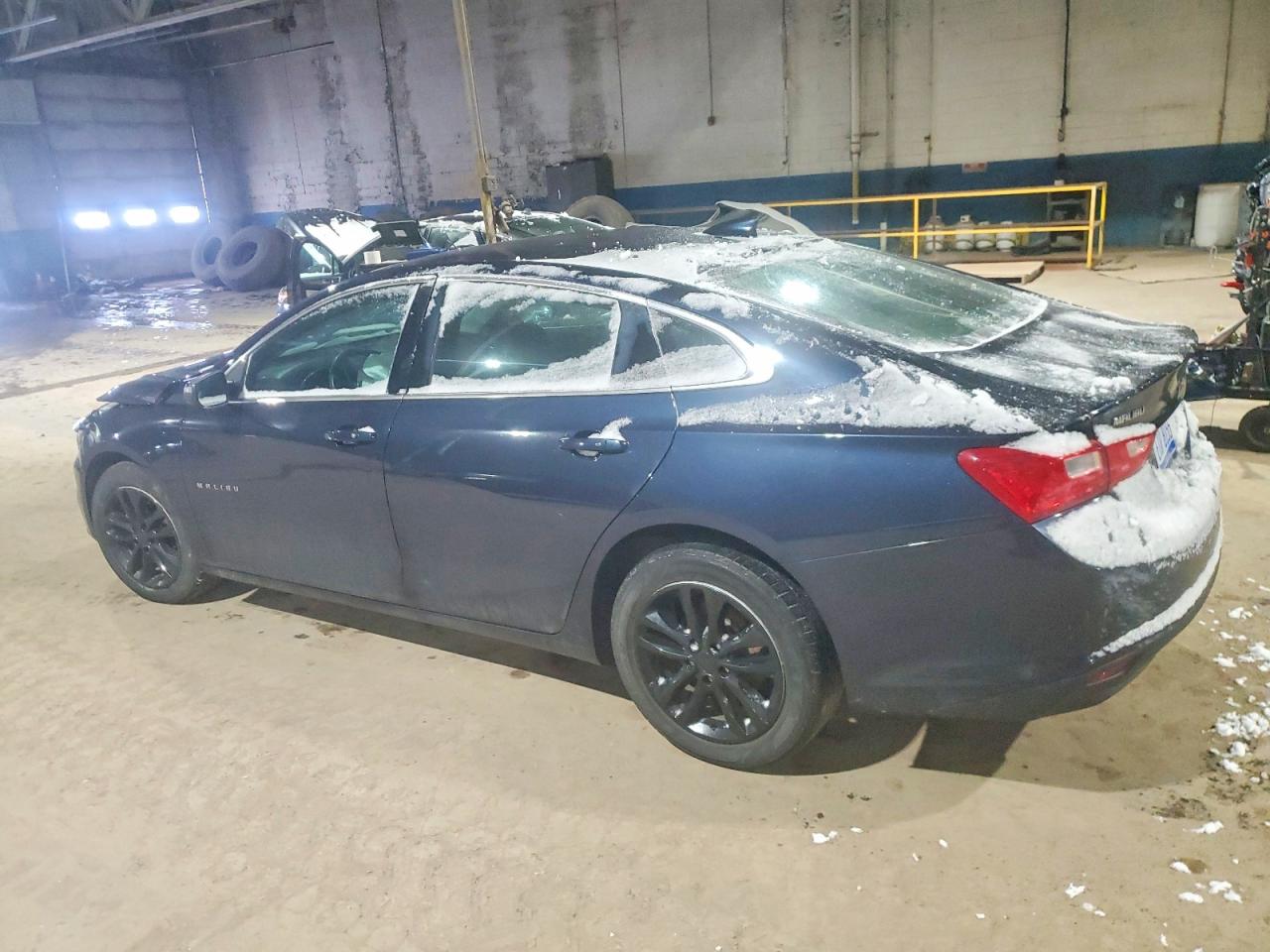 2018 CHEVROLET MALIBU LT photo 2