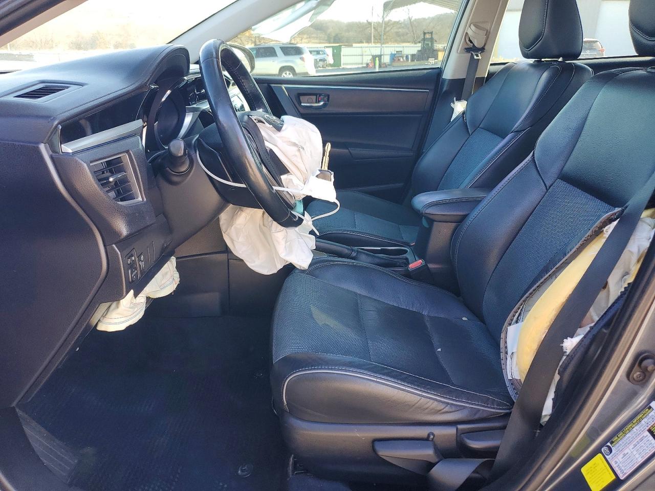 2015 TOYOTA COROLLA L photo 7