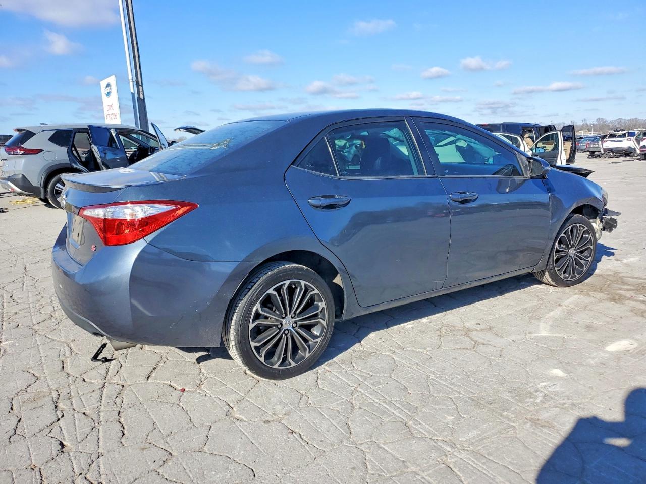 2015 TOYOTA COROLLA L photo 3