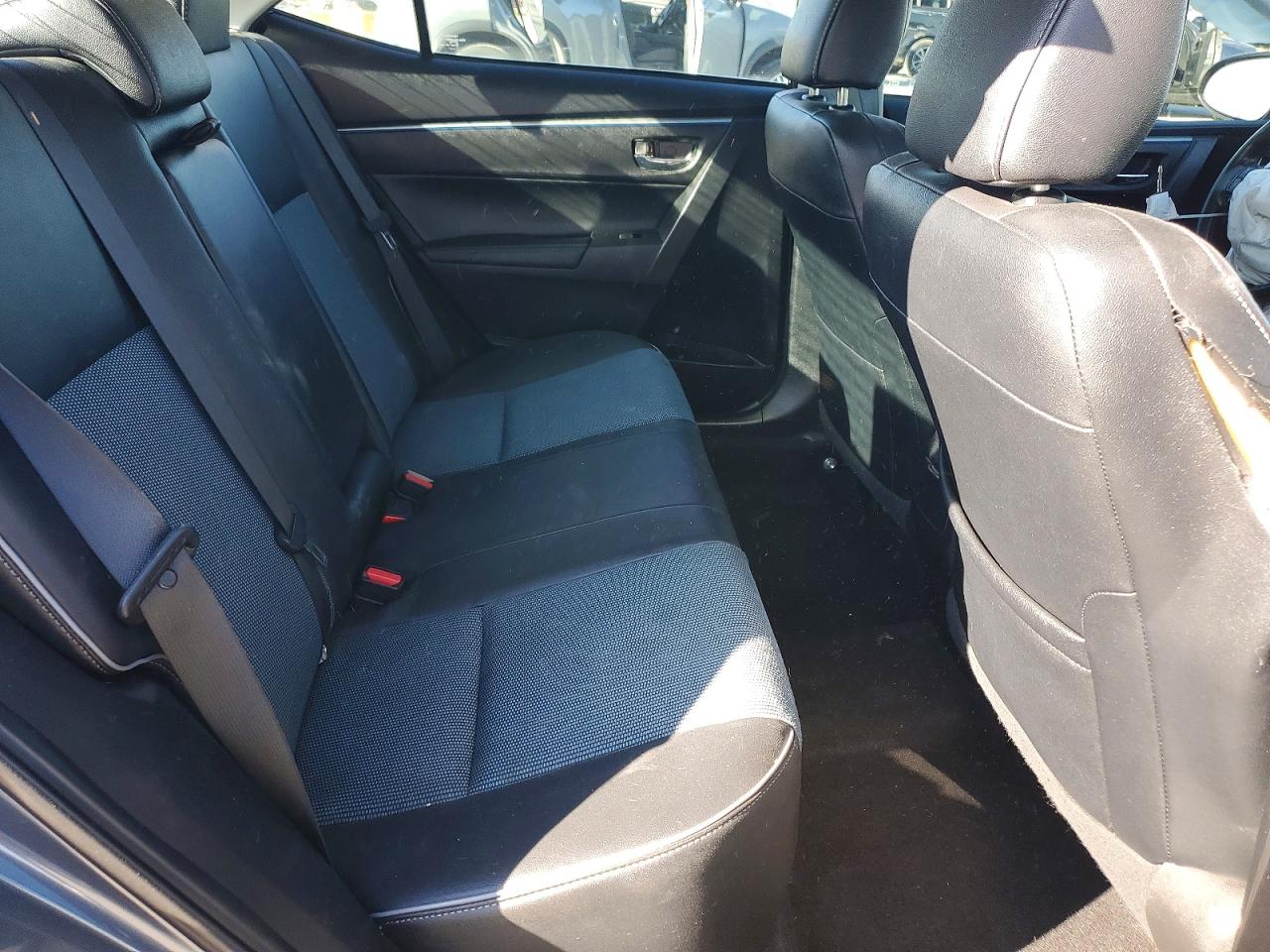 2015 TOYOTA COROLLA L photo 10