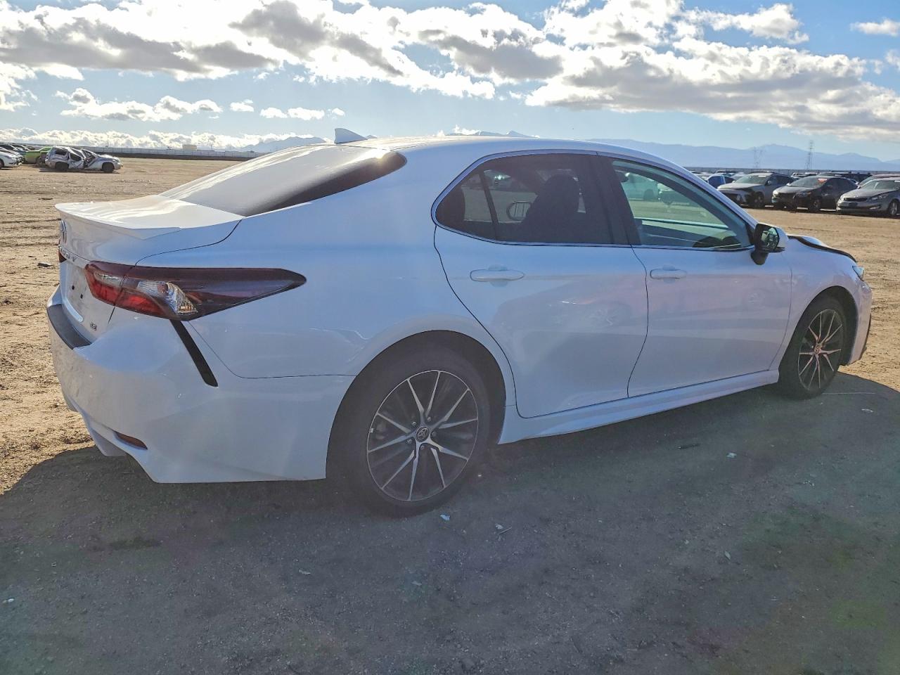 2022 TOYOTA CAMRY SE photo 7