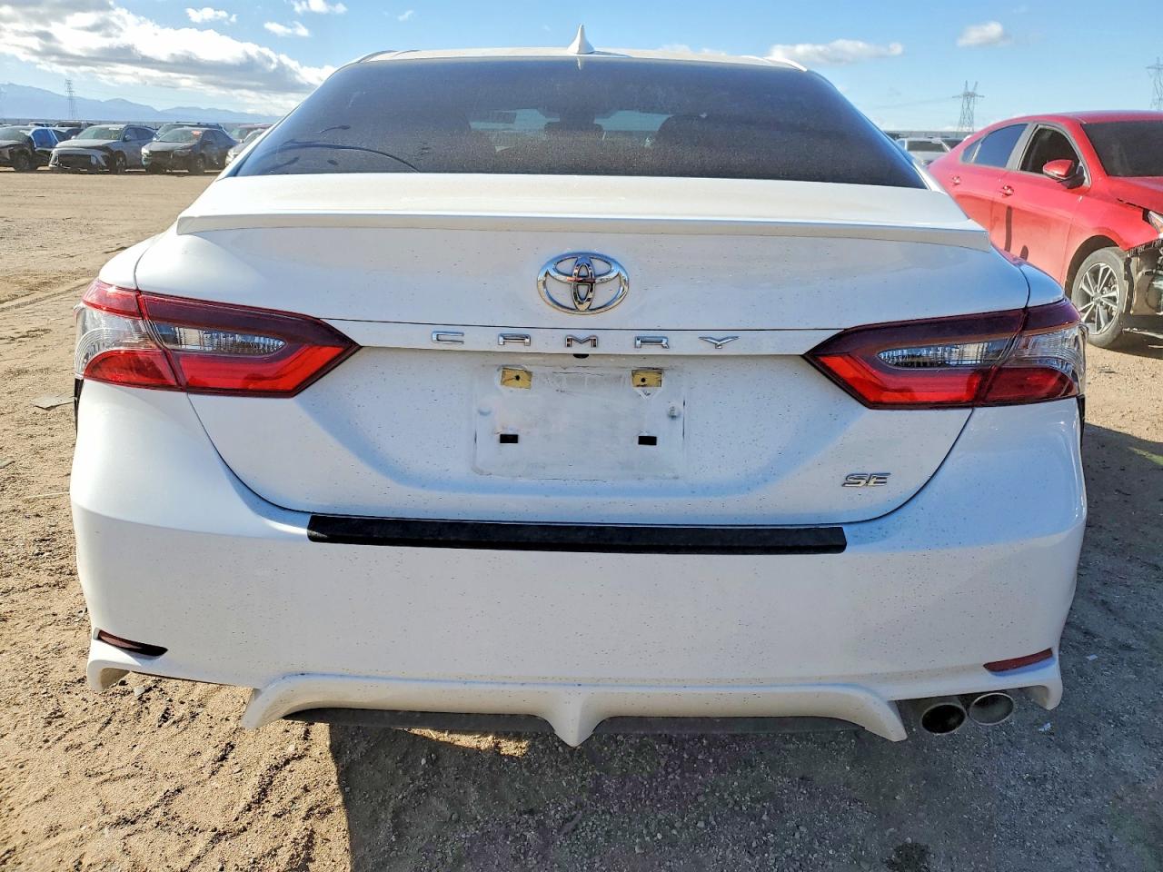 2022 TOYOTA CAMRY SE photo 16