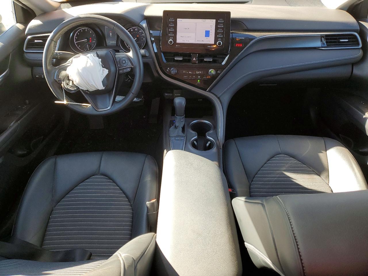 2022 TOYOTA CAMRY SE photo 22