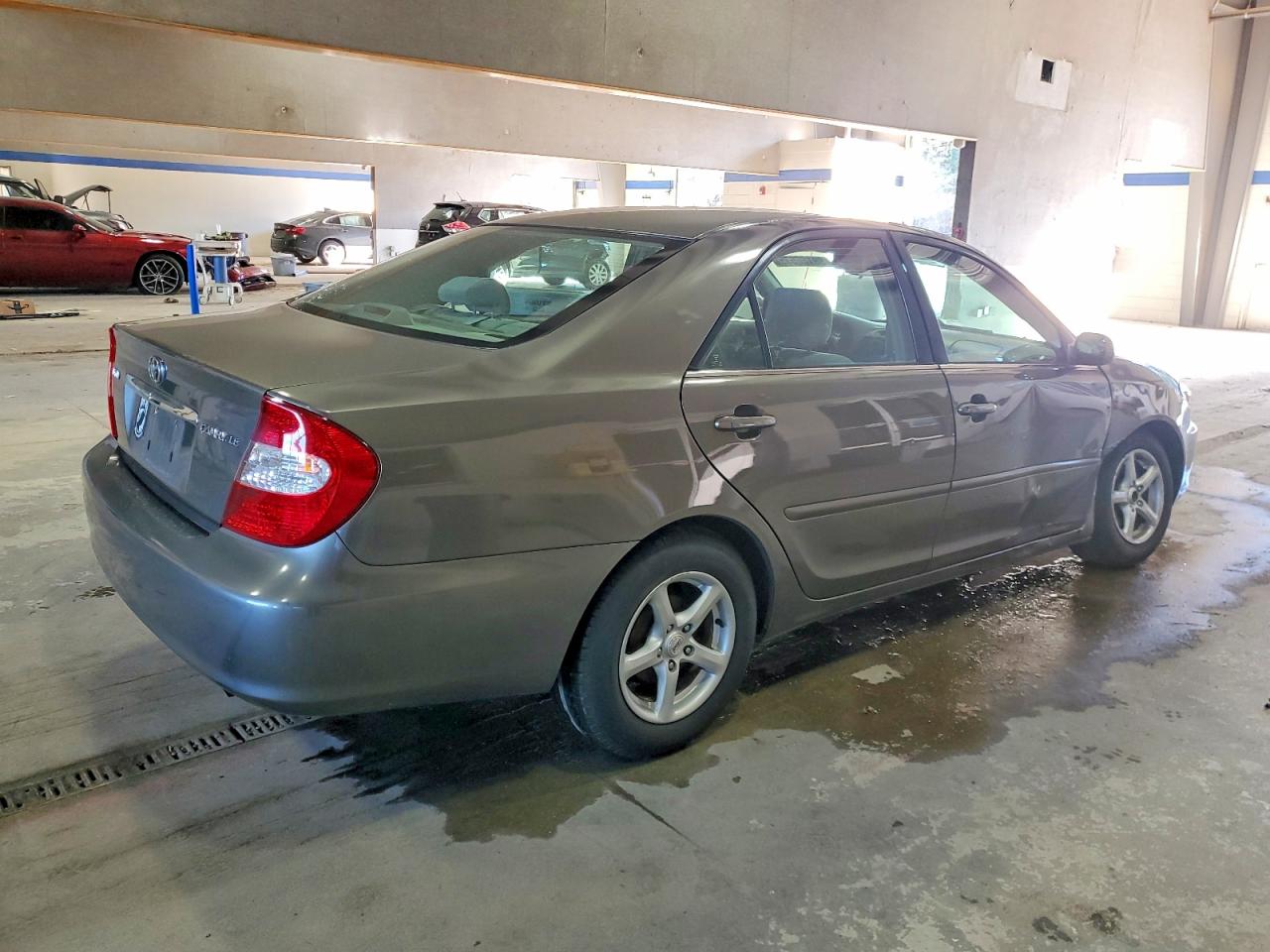 2004 TOYOTA CAMRY LE photo 3