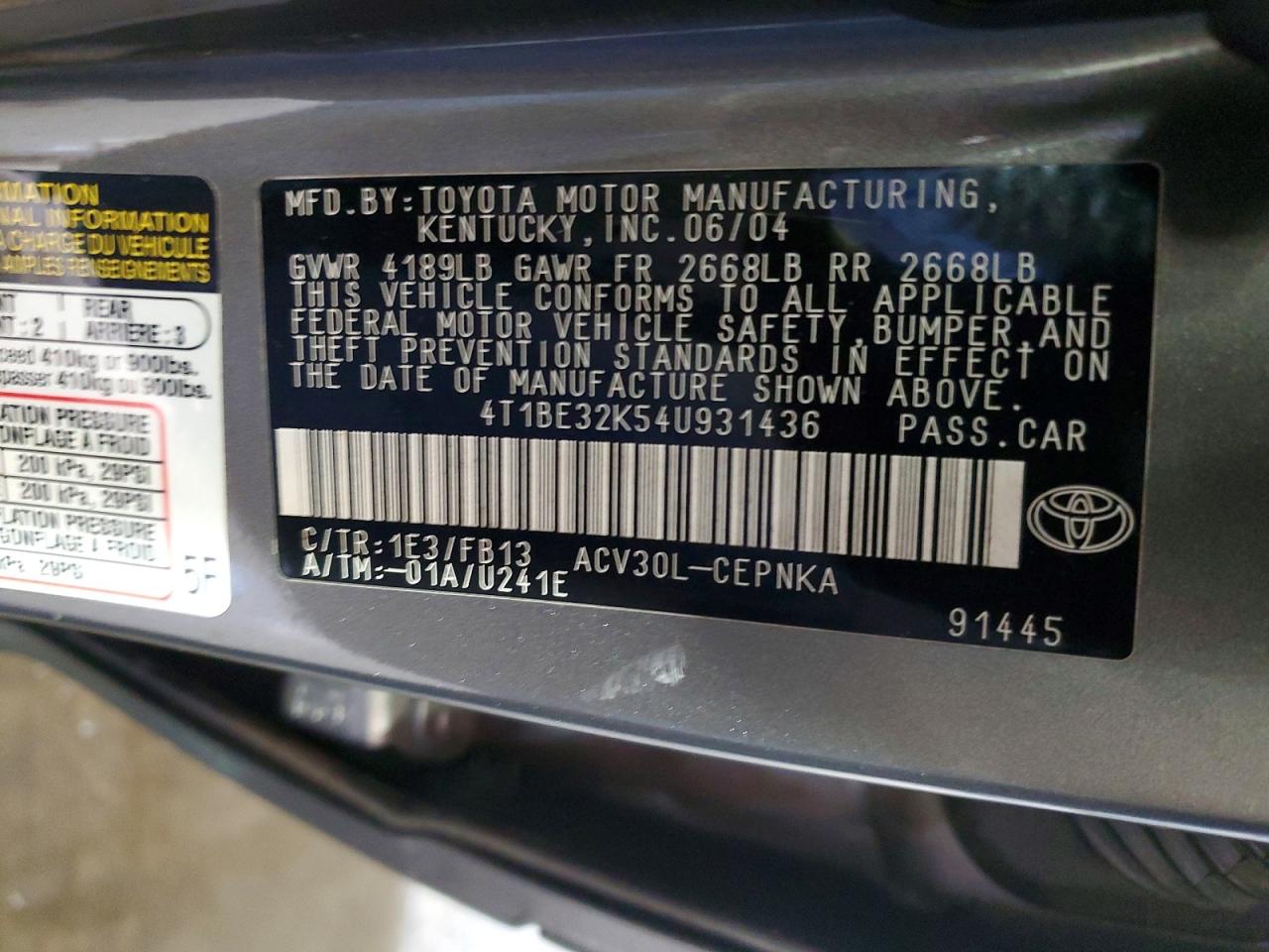 2004 TOYOTA CAMRY LE photo 12