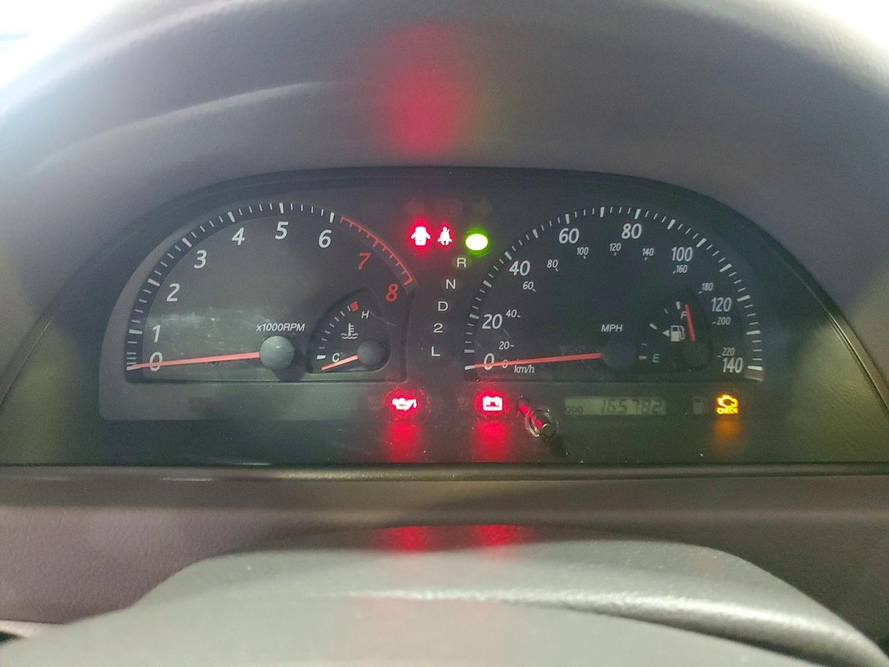 2004 TOYOTA CAMRY LE photo 9