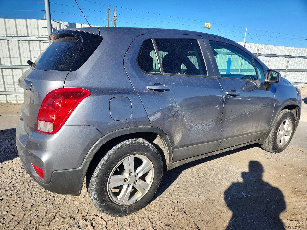 2020 CHEVROLET TRAX LS photo 3