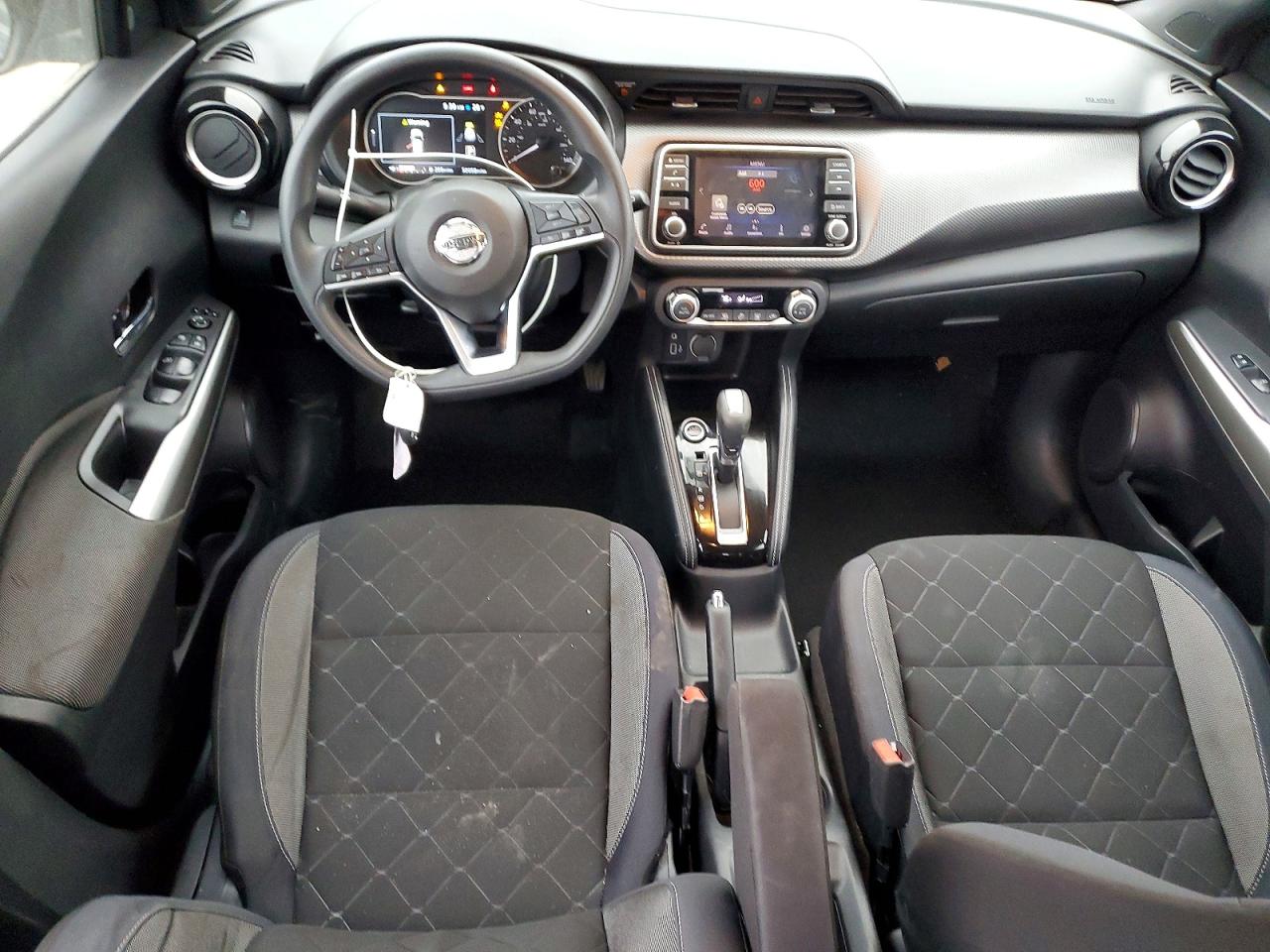 2019 NISSAN KICKS S photo 8