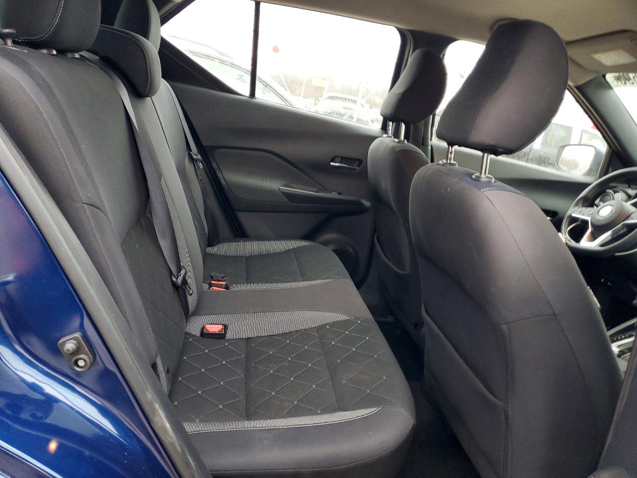 2019 NISSAN KICKS S photo 11