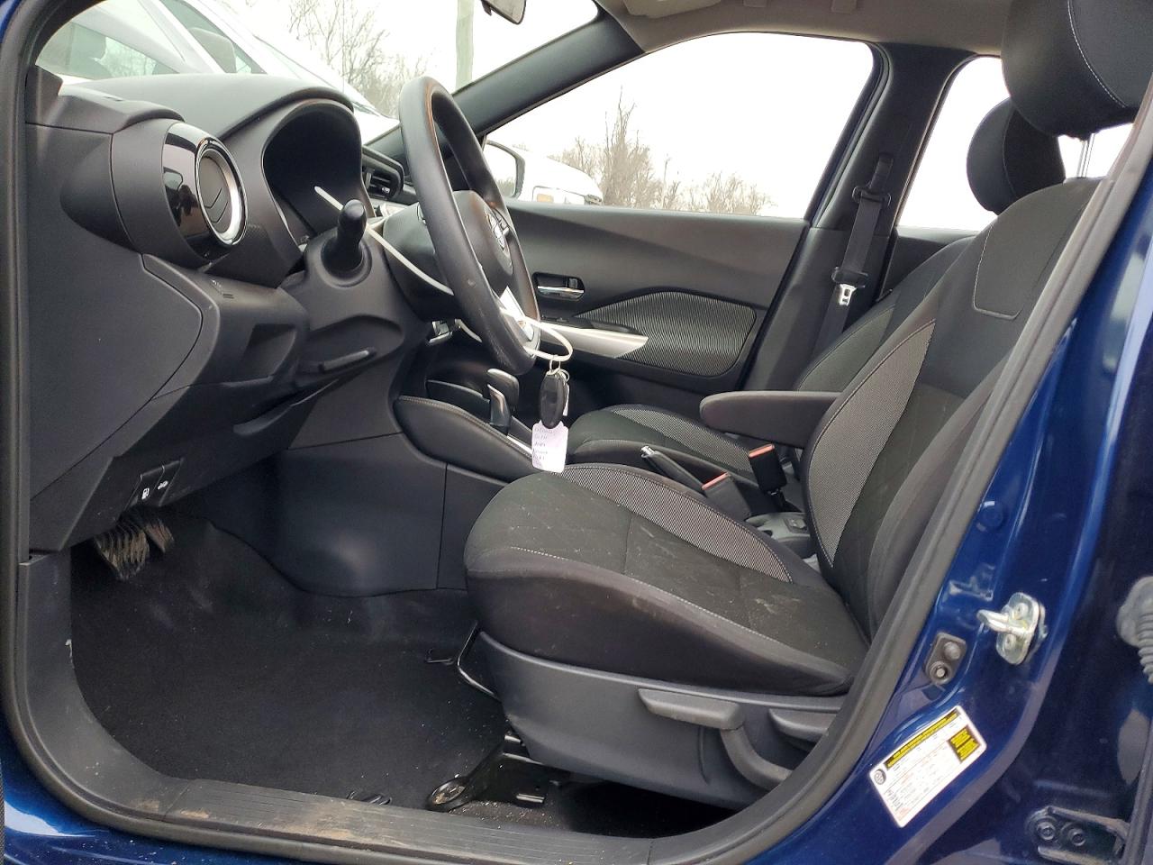 2019 NISSAN KICKS S photo 7