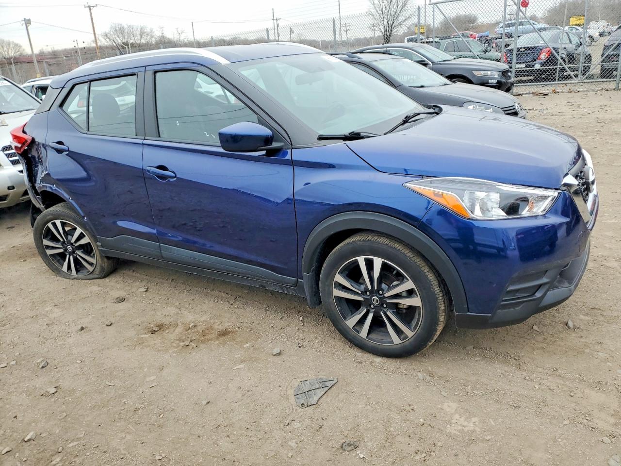 2019 NISSAN KICKS S photo 4
