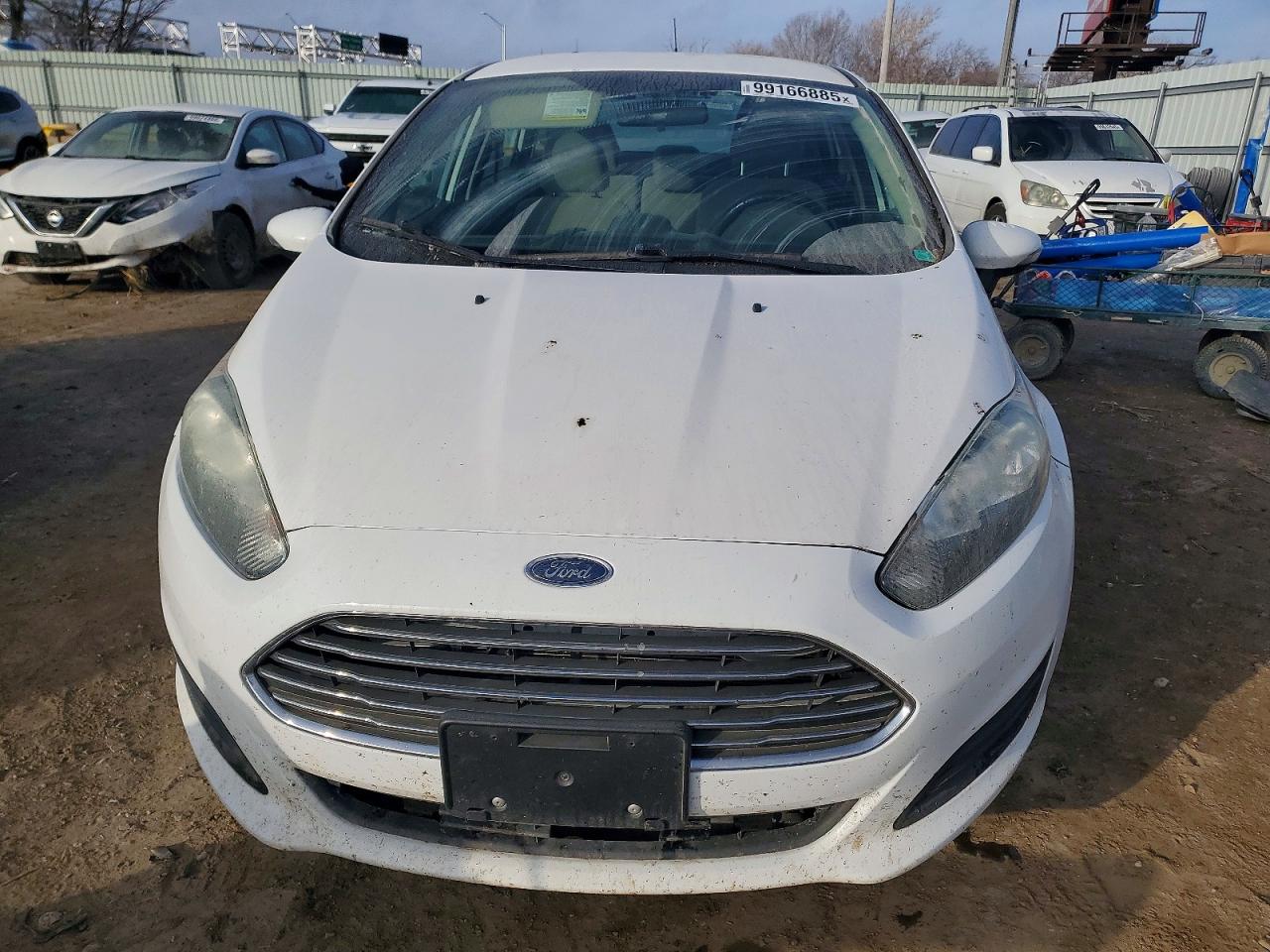 2015 FORD FIESTA SE photo 9