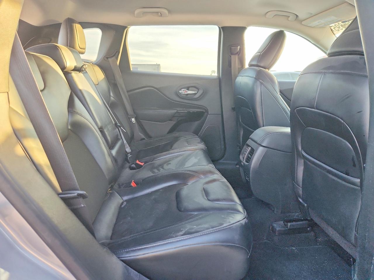 2021 JEEP CHEROKEE LATITUDE PLUS photo 11