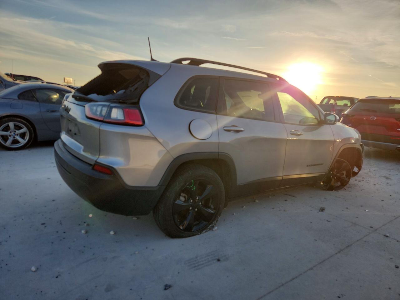 2021 JEEP CHEROKEE LATITUDE PLUS photo 3