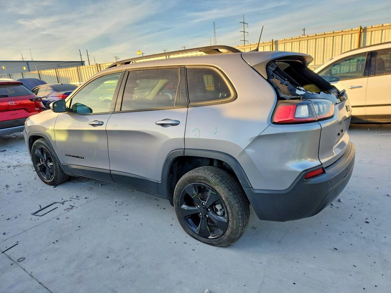 2021 JEEP CHEROKEE LATITUDE PLUS photo 2