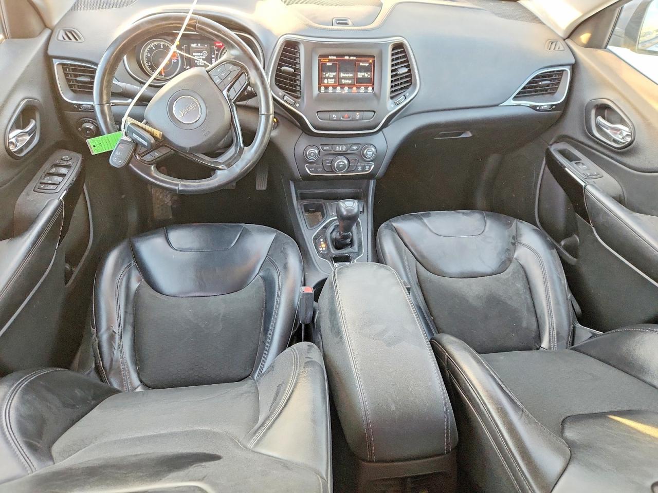 2021 JEEP CHEROKEE LATITUDE PLUS photo 8