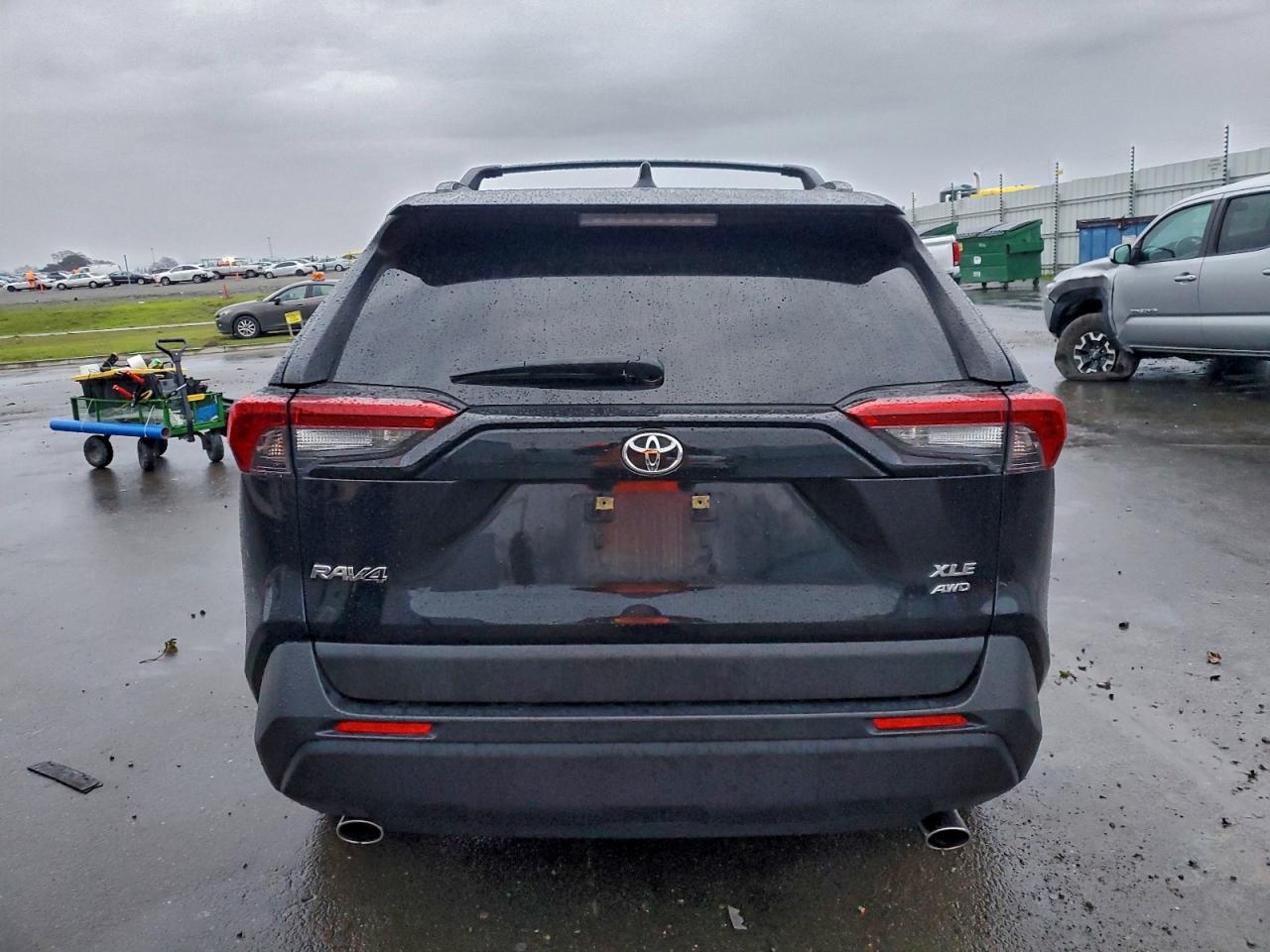 2019 TOYOTA RAV4 XLE photo 6