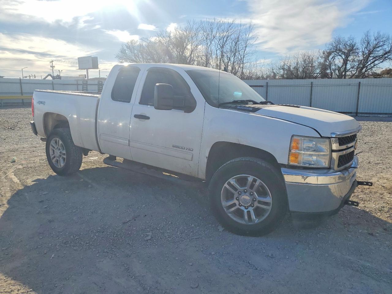 2013 CHEVROLET SILVERADO K2500 HEAVY DUTY LT photo 4